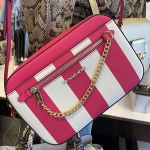 MICHAEL KORS
Jet Set Large EW Zip Chain XBody Saffiano Leather Crossbody Bag
NWT